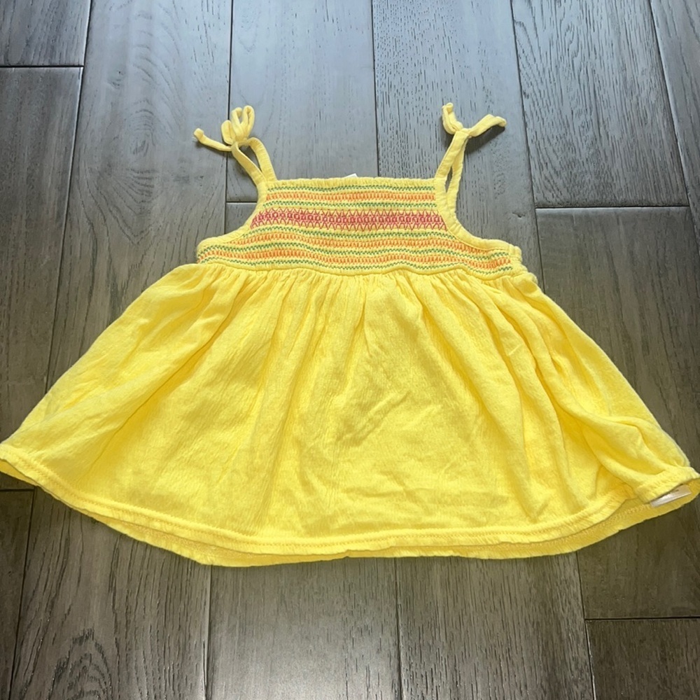 Girls Old Navy hobo like spaghetti strap Flowey shirt